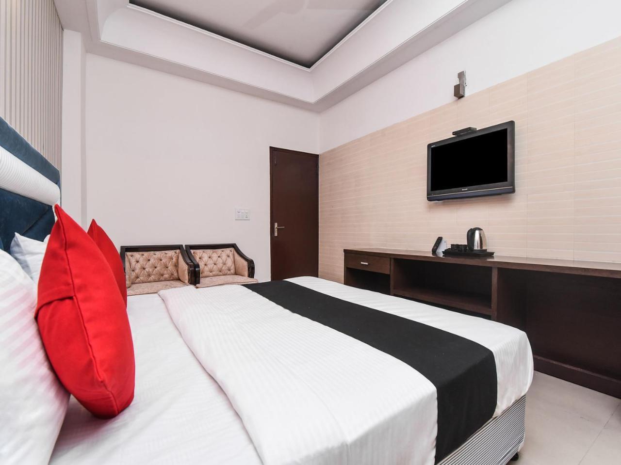 Capital O 16676 Near Noida City Center Zewnętrze zdjęcie